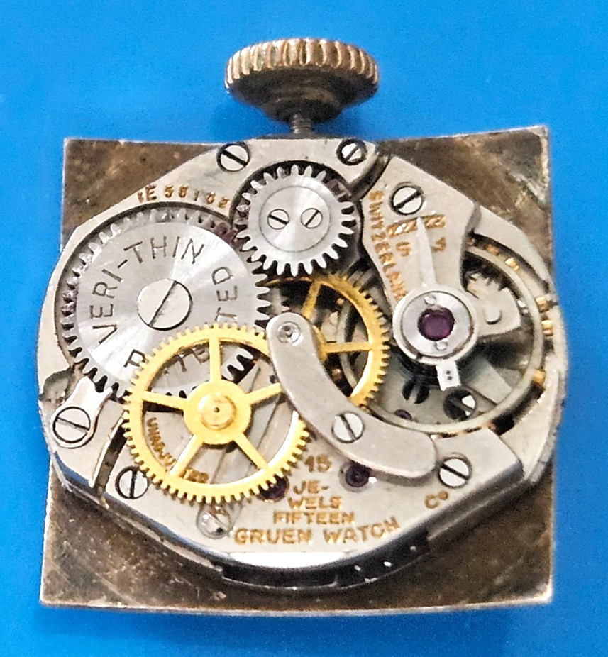 GRUEN VERI-THIN 15J Watch Movement (REMOVED FROM GOLD CASE/BALANCE RUNS) lot36