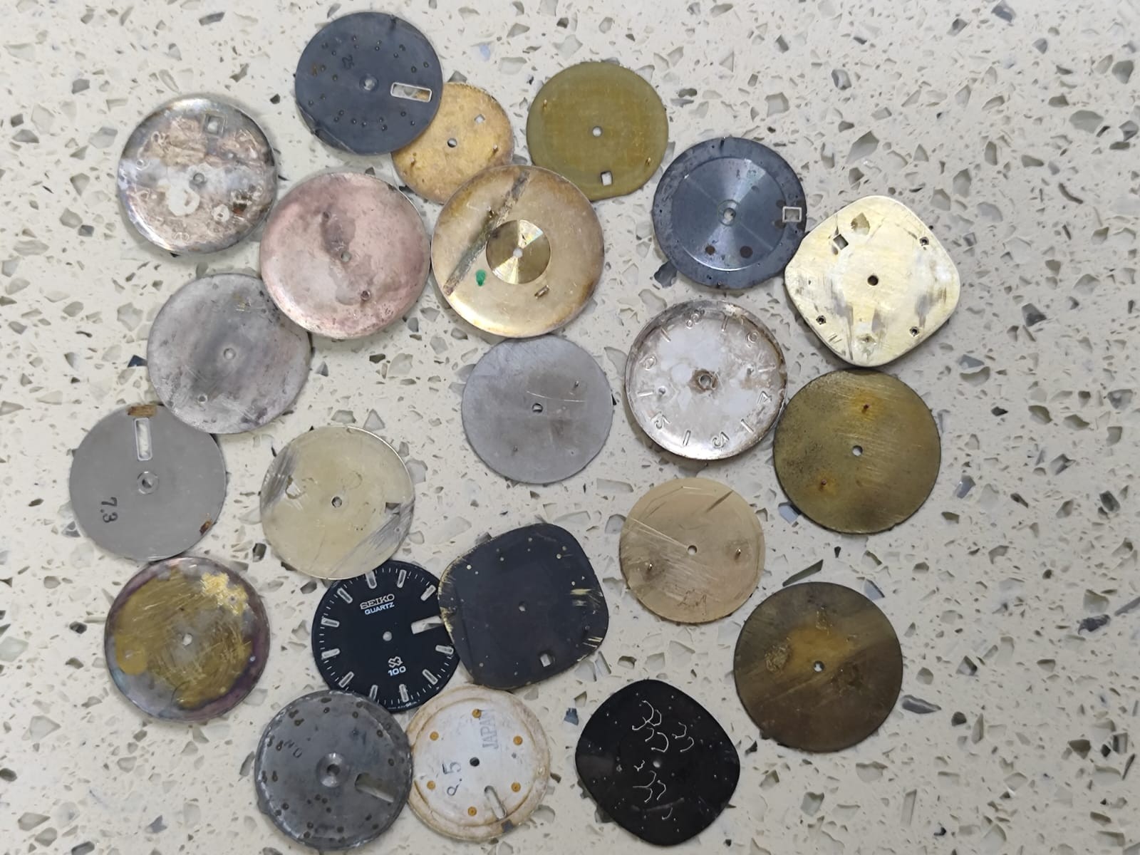 Lot Vintage Dials Seiko /Tissot/Casio/Citizen/olma/ Lot 30 Dial Used &NOS