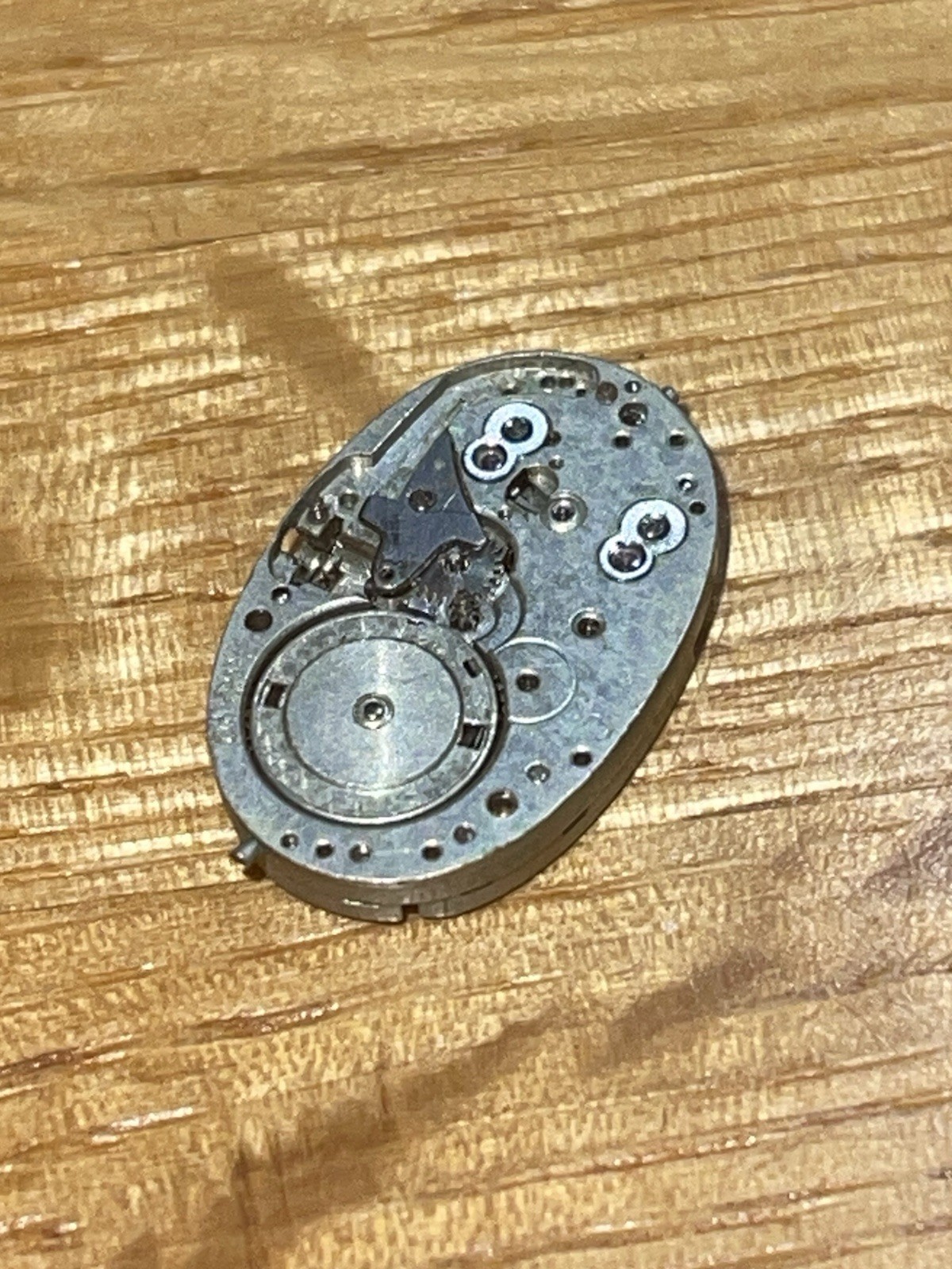European Watch & Clock Co. Movement 19 Jewels 8 Adj. Swiss Made Vintage 25230