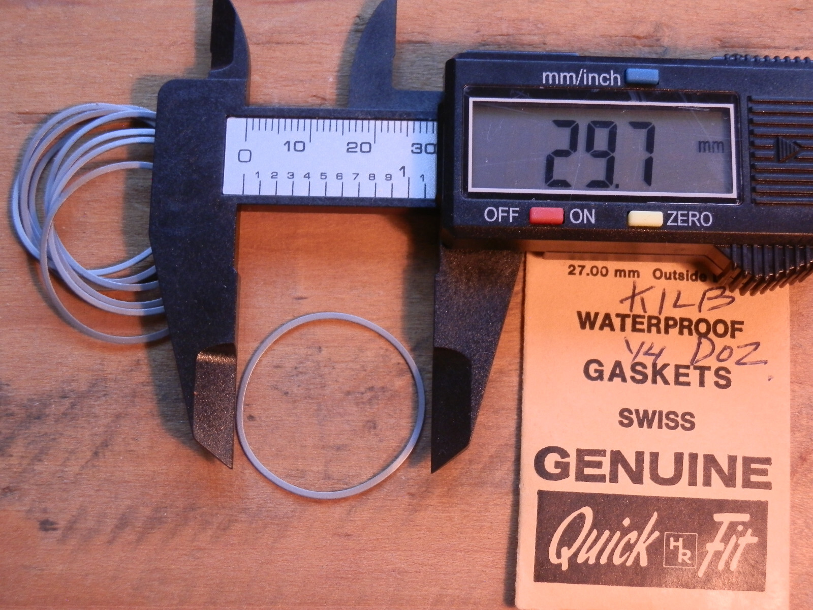 1 PIECES … 725 1/2…FLAT GASKET FOR WATERPROOF WATCH CASES