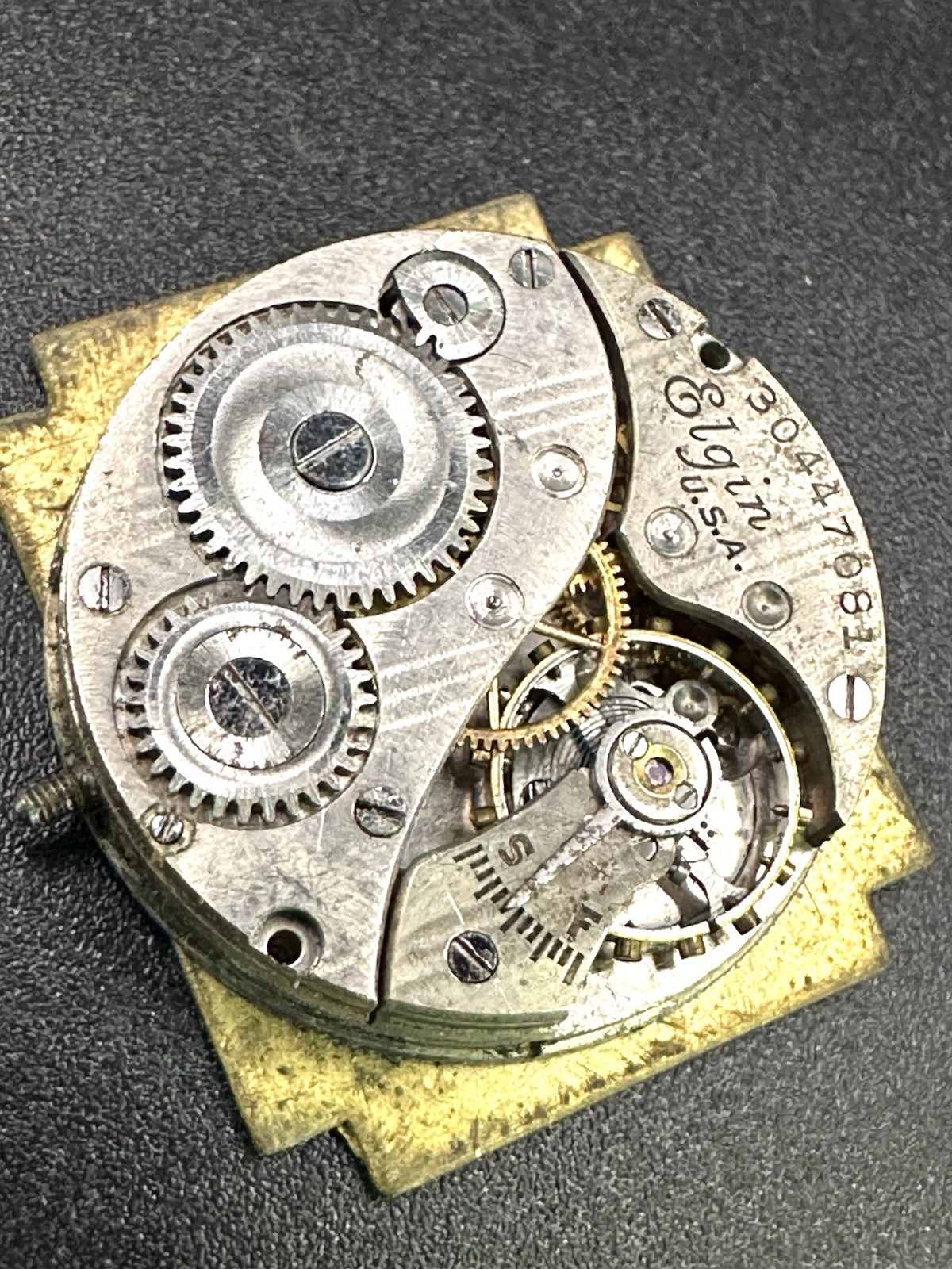 ELGIN 1928 GRADE 447 WRIST WATCH MOVEMENT 17j, CAL. 447 30447081 GOOD STAFF