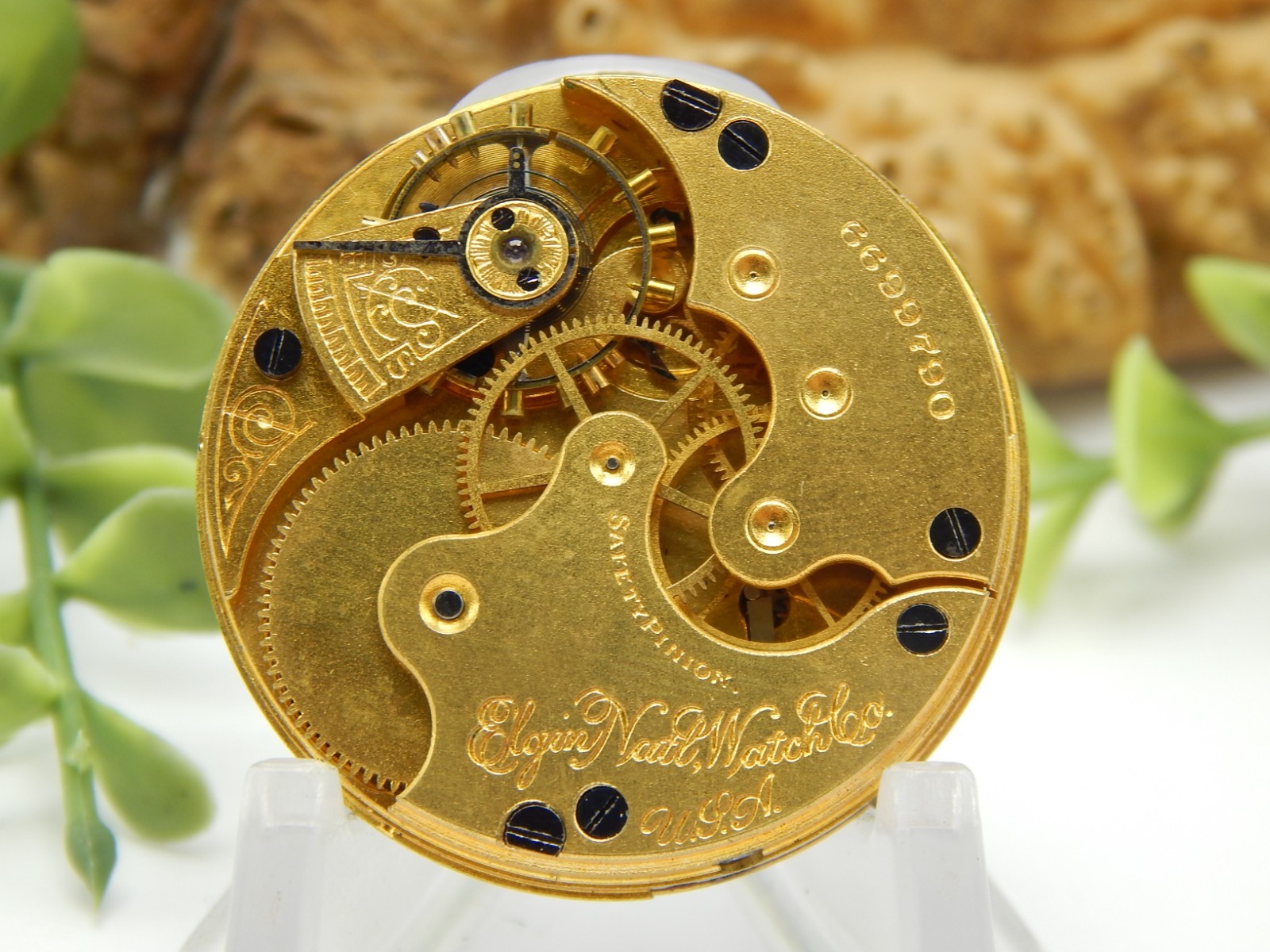 Antique Pocket watch movement Elgin 117 Model 2 6 size 7 jewel Hunting Running