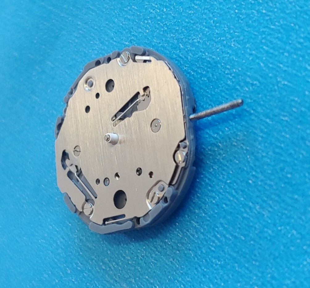 Seiko VD79A Movement. Set & Runs, Coil Good. 3 Oclock Pinion Broken For Parts.