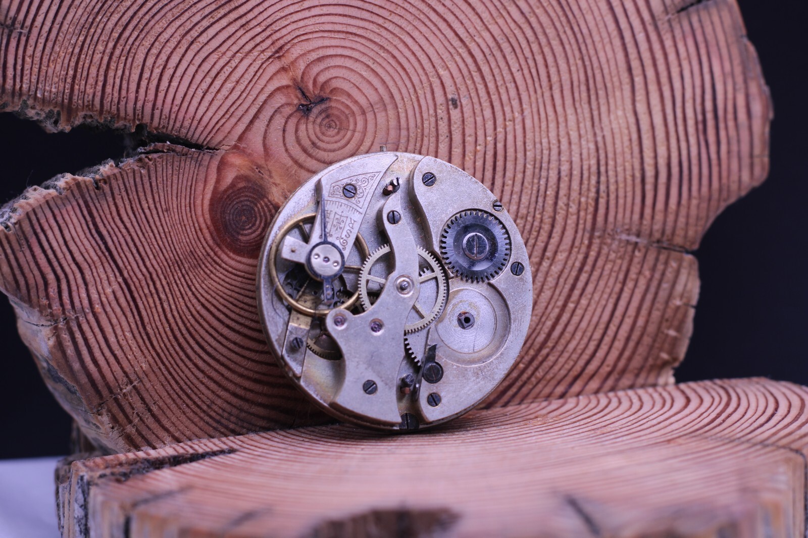 SWISS ANTIQUE POCKET WATCH MOVEMENT 40.5mm FOR REPAIR (JE)