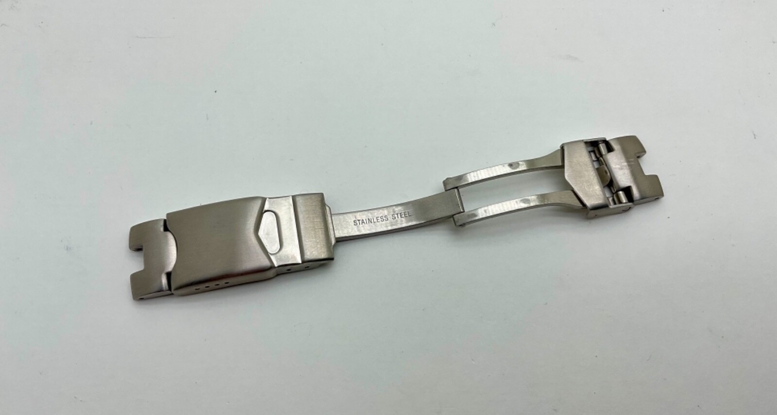 VICTORINOX CHRONO-RACER V7-25X stainless steel clasp
