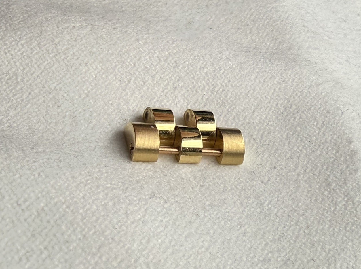 One 18K Yellow Gold Jubilee Link w/ Screw Rolex GMT Master 2 Ref 126718 Genuine