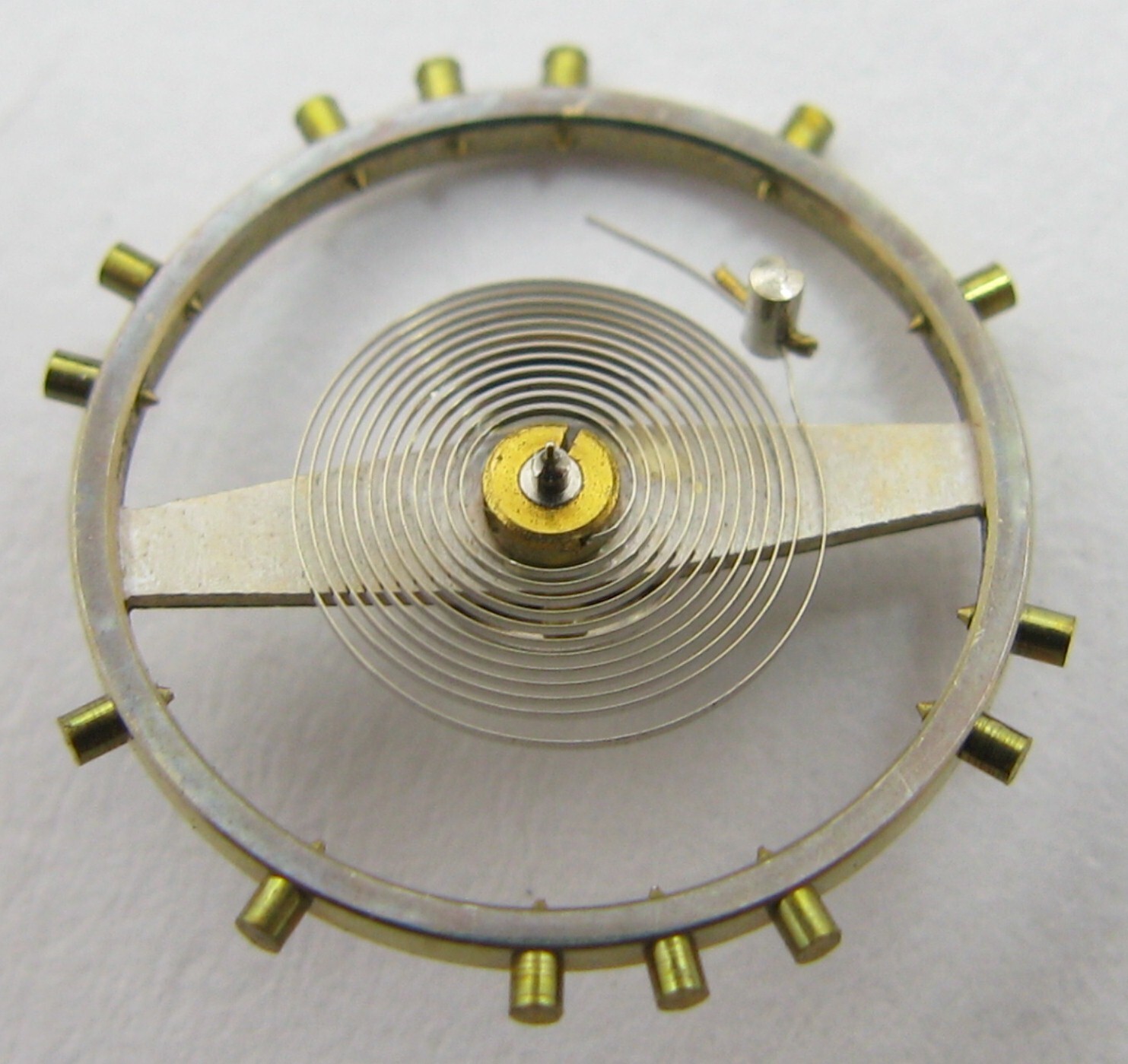 Landeron 520 watch 13 3/4 lignes part complete balance wheel 721