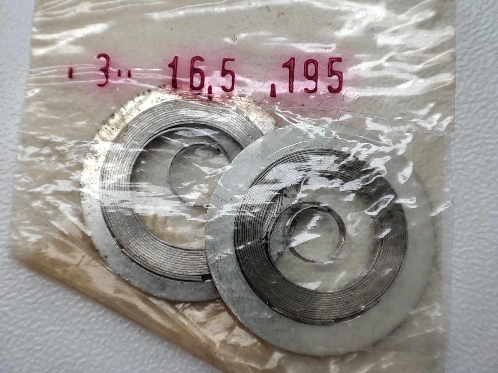 Mix watch parts 11 c, jej ps 32, 16,5 19,5,vis, eb 1297 spiraux and other parts