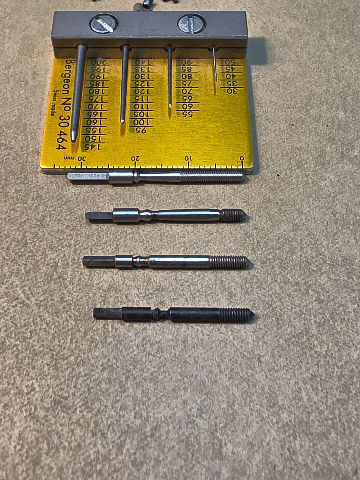 Lot Of 4 Mixed American Pocket Watch Stems With 18s Squares Parts Spares