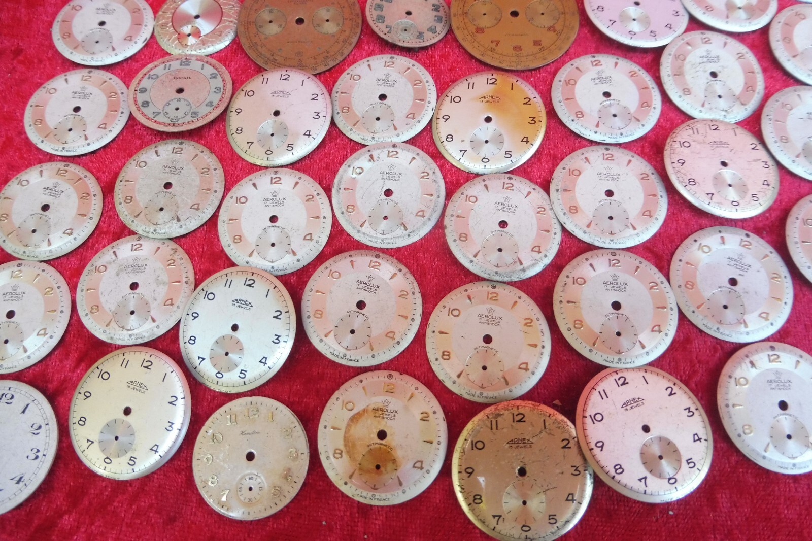 Set of dials for old men’s wristwatches, 70 pieces
