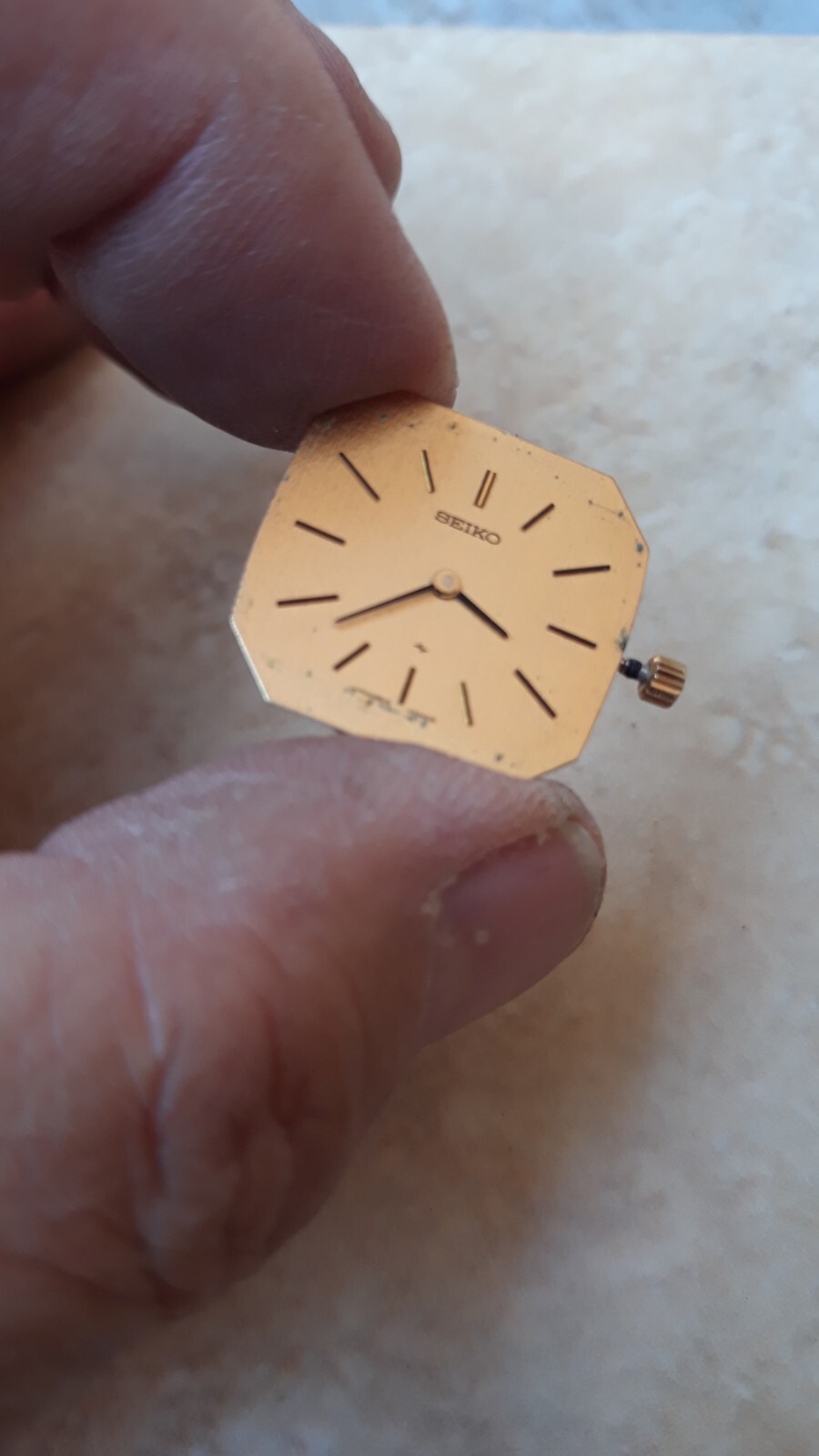 Super Thin 22 Jewels SEIKO Movement cal. 6810A.