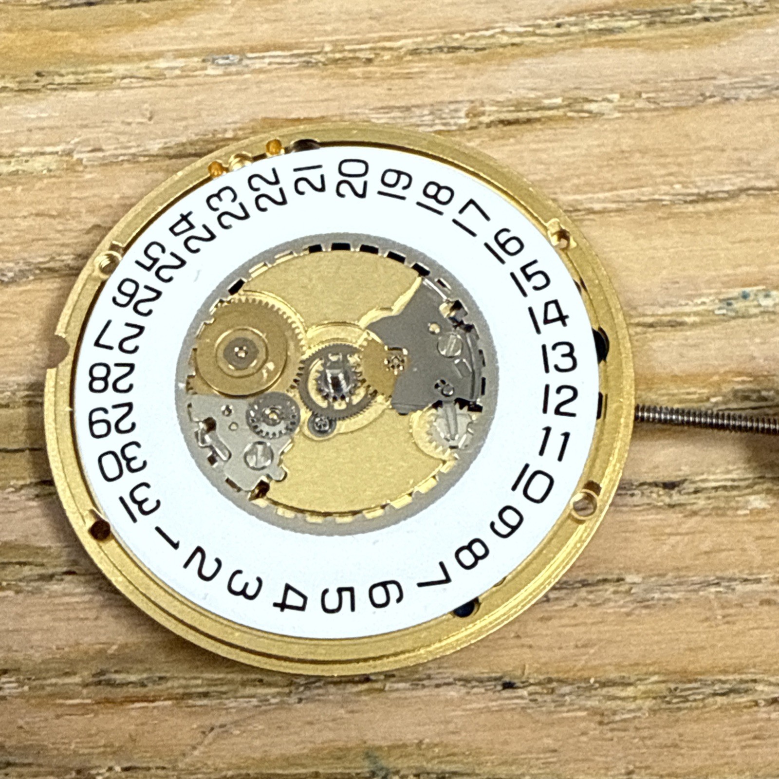 ETA 955.412 Date at 3 and 2 Hands Watch Movement Quartz. Price For 1 PC