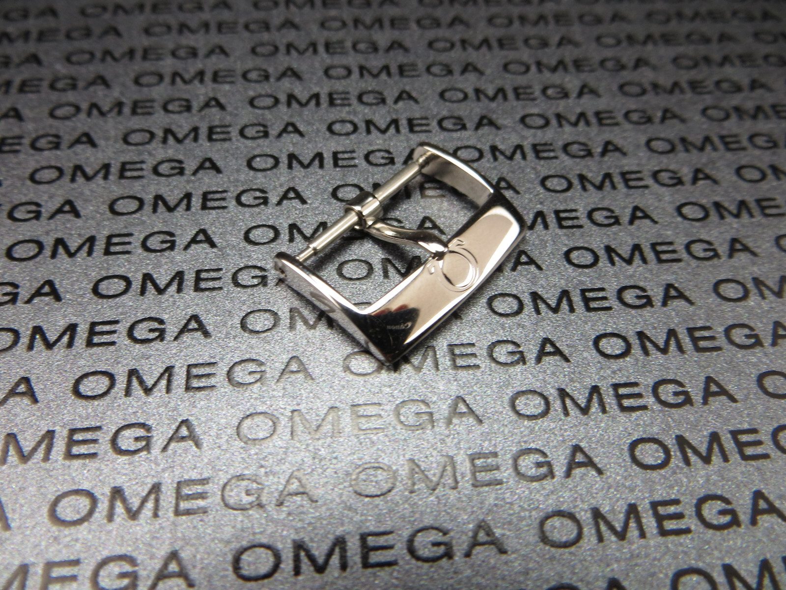 New 18mm Authentic OMEGA Stainless Steel Tang Buckle Polish 18 mm 94511802