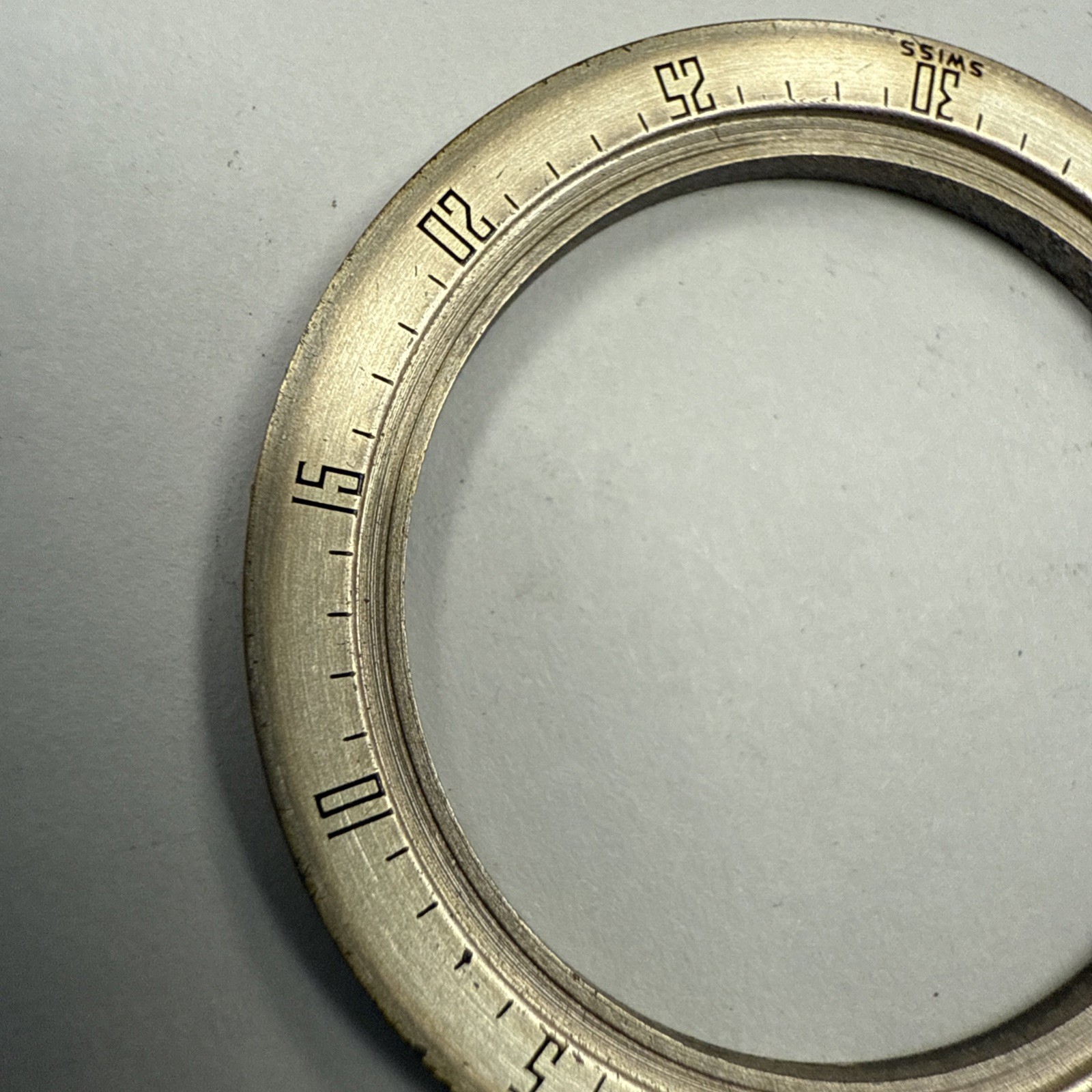 Vintage Universal Geneve Minute Track Inner Bezel E10444