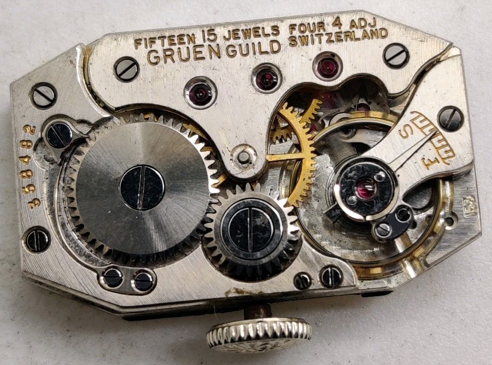 Rare Gruen W. Co. Guild Cal. 153 15 jewel watch movement Runs for repair