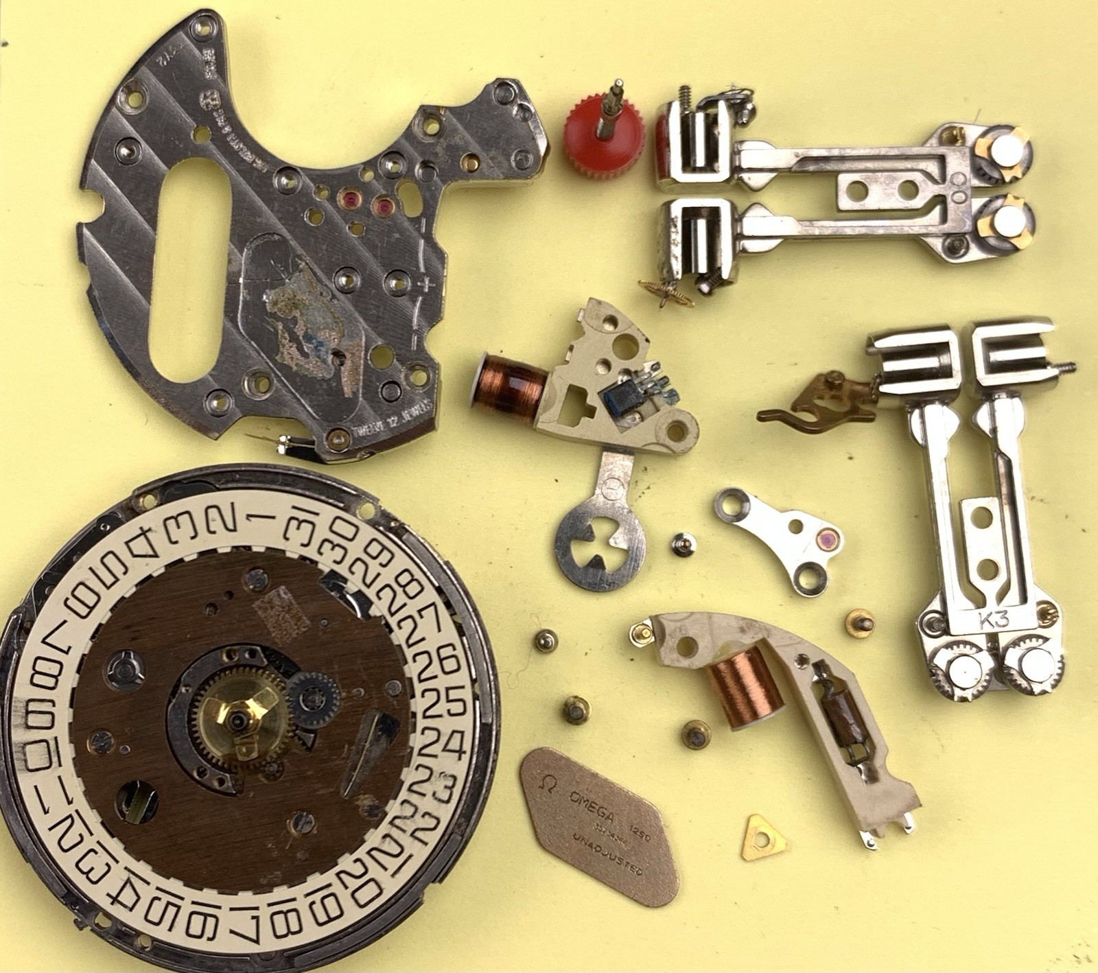 OMEGA ESA 9162 Watch Mechanism Complete Not Working + ESA 9162 Parts