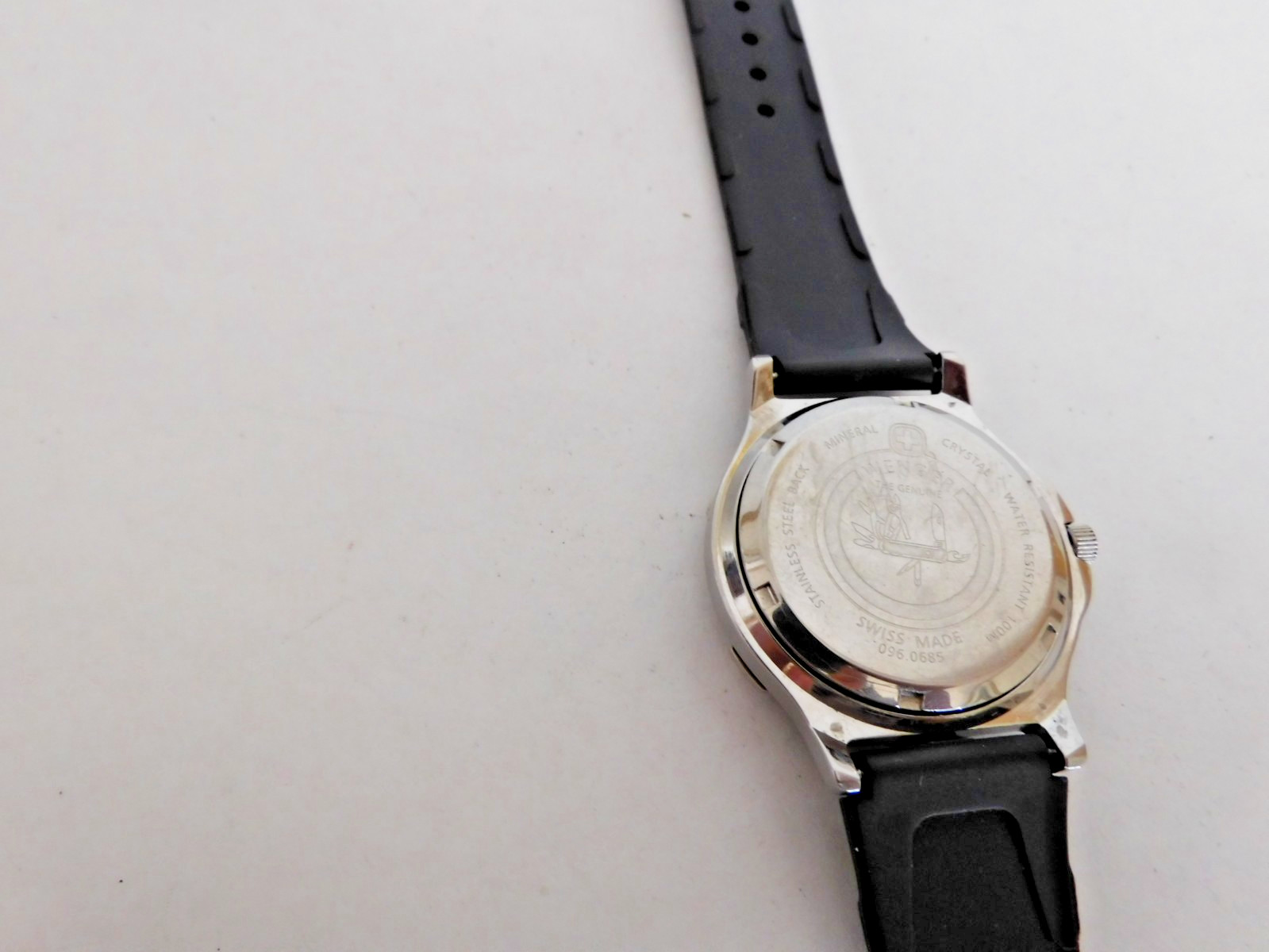 GENTS WEINGER QUARTZ D.D. MOVMENT #ETA 805-124 CASE #096-0685 RUNNING. NEEDS CLE