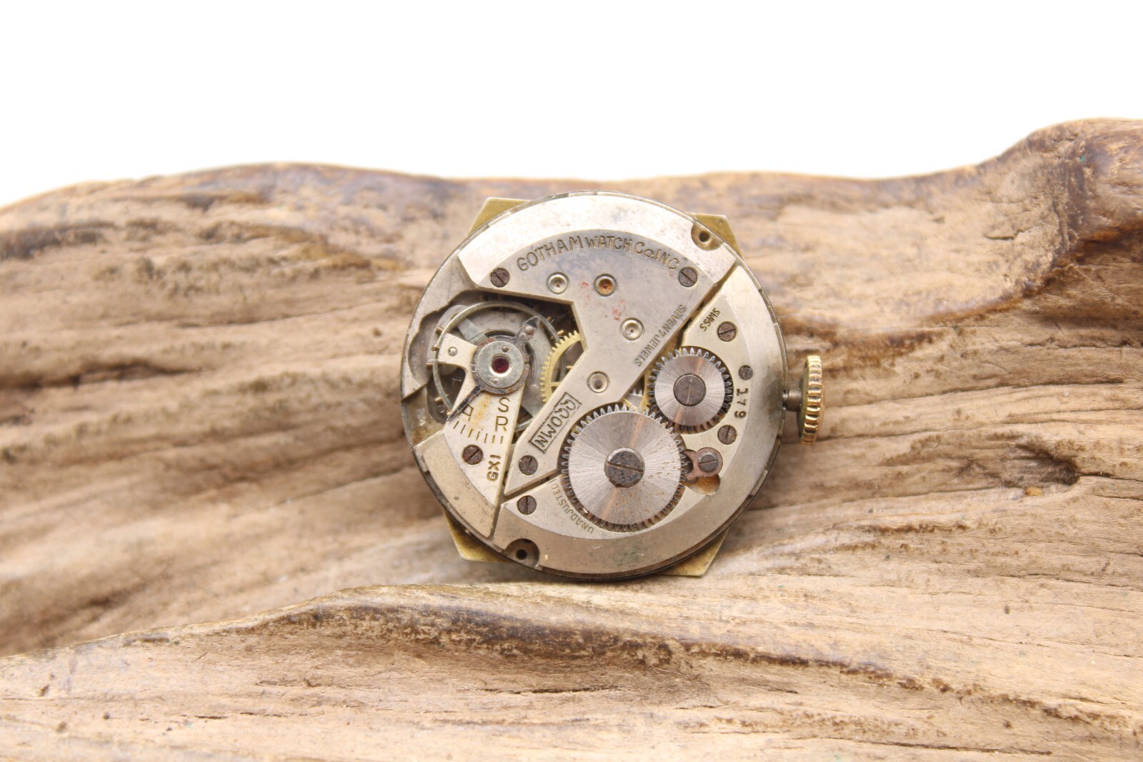 GOTHAM SWISS WATCH MOVEMENT 27.9mm QQOMN OVERWOUND FOR REPAIR (FN2)