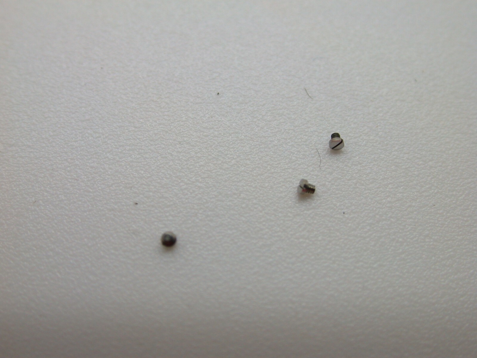 WATCHMAKERS OMEGA CAL 350, PT NO. 2608 – SCREWS (3) – VINTAGE PARTS – 17MF8