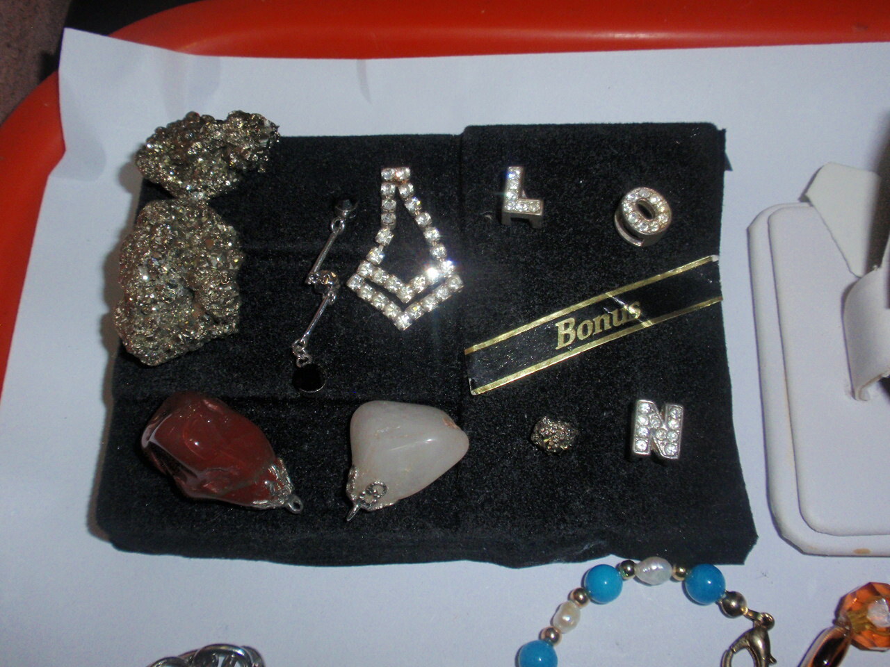 Vintage Jewelry Lot ~22pcs Hand Bracelet , Natural Crystal Pendant &More #HMS 89