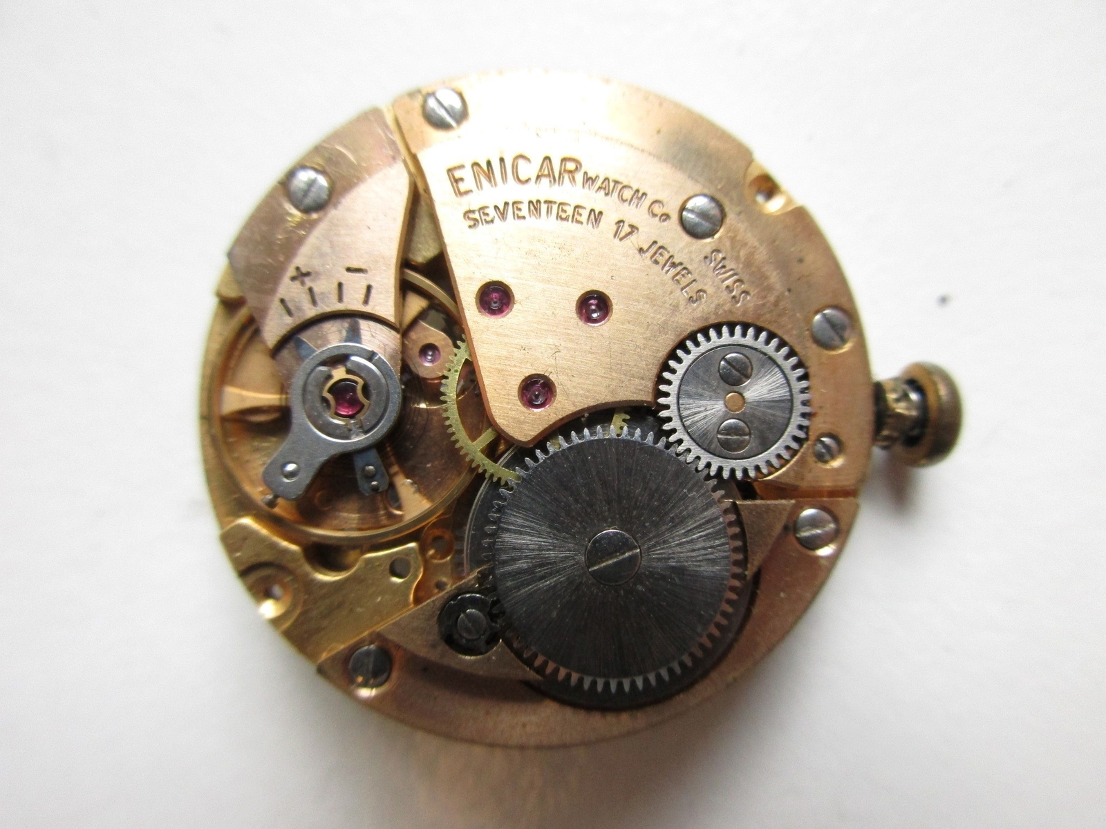 Enicar AR cal. 1141 Swiss watch movement – date at 3 – running