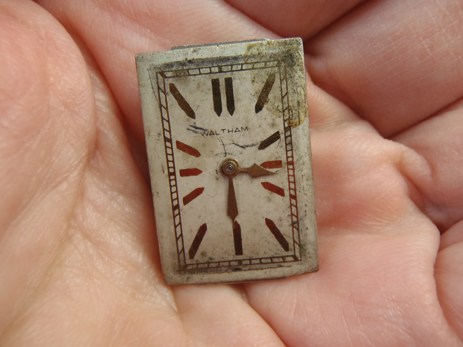 WALTHAM WATCH MOVEMENT WIND-UP 17 Jewel #28580971 BALANCE ROTATES