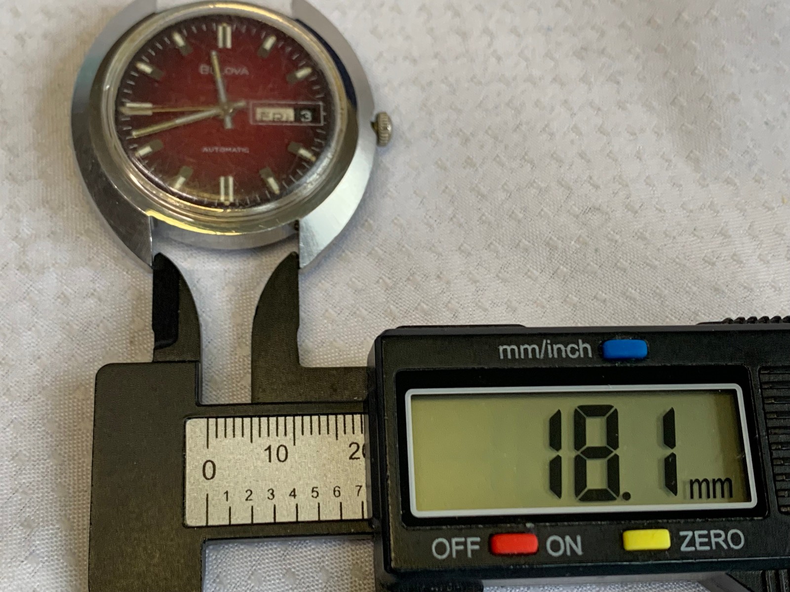 Vtg Bulova Mens Automatic Watch Face Red Dial Day Date Calendar *RUNNING*
