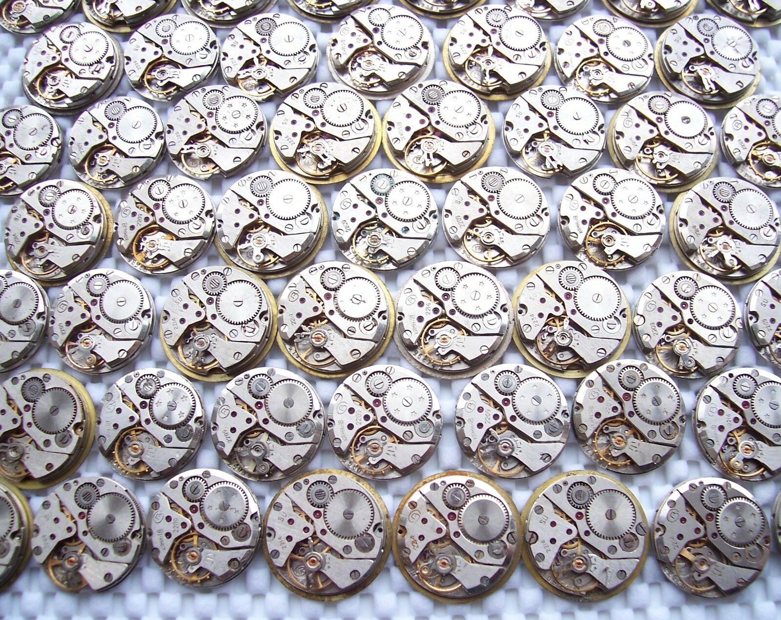 Lot 33 round mens watch movements WOSTOK KOMANDIRSKIE calibre 2209 2214 FREE