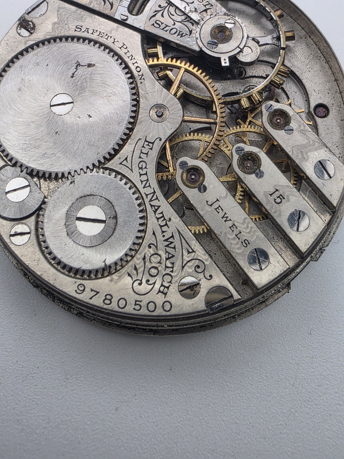 Runs – Elgin National Watch Co. 15J 16s Pocket Watch Movement 9780500 Lot 211