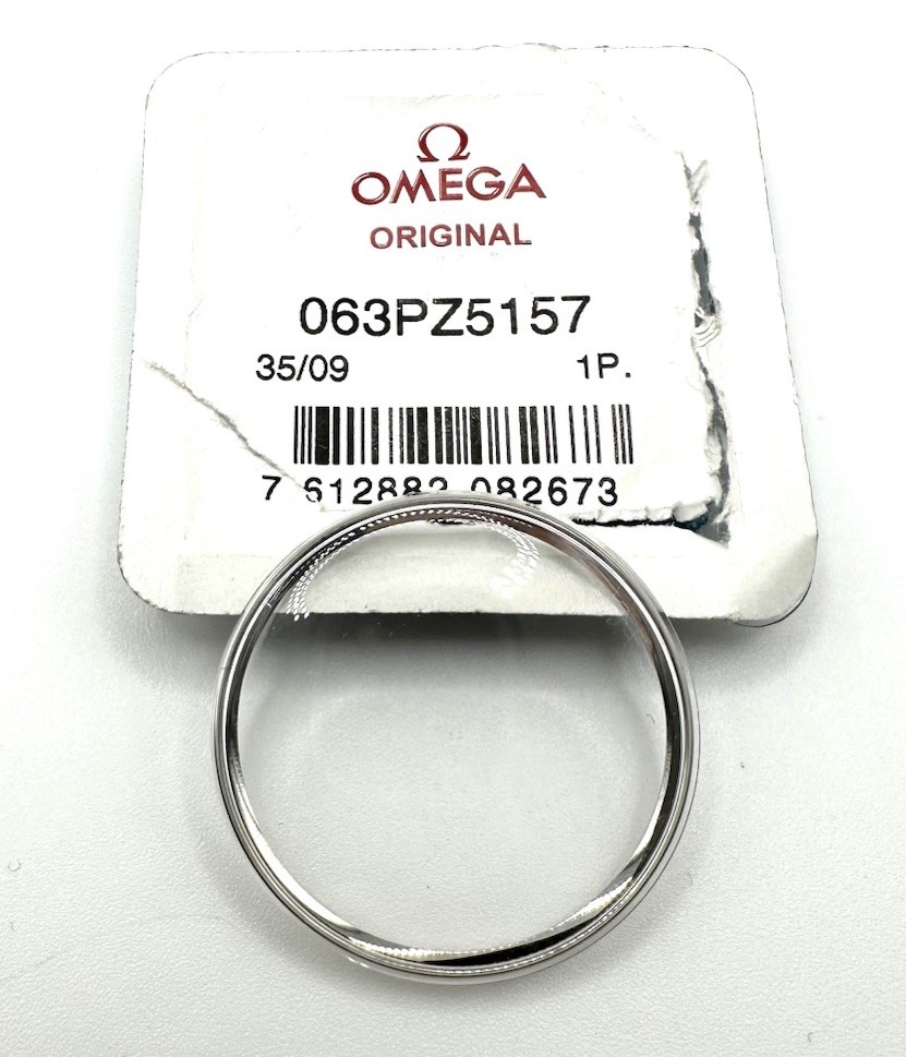 New Open Package Omega 31.6mm Acrylic Plastic Crystal Part 063PZ5157
