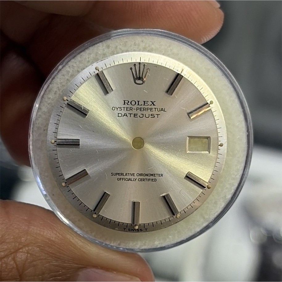 Rolex Datejust Dial Silver Non-Numeric Hour Marks w/ Date Window non quick