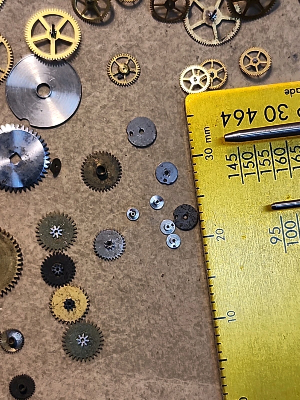 Lot Of Mixed Pocket Watch/Wristwatch Loose Parts-Train Wheels, Hr Wheels, 120+