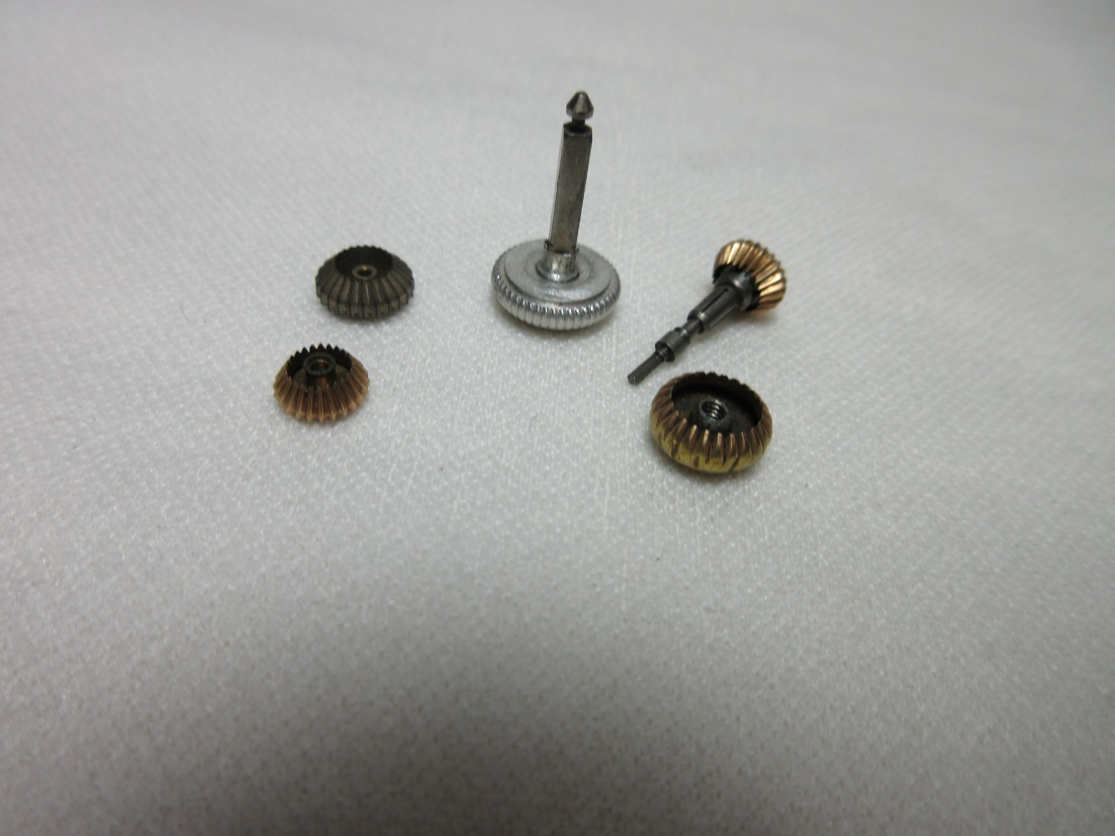 VINTAGE LOT OF POCKET WATCH CROWNS WATCHMAKERS REPLACEMENT PART #5