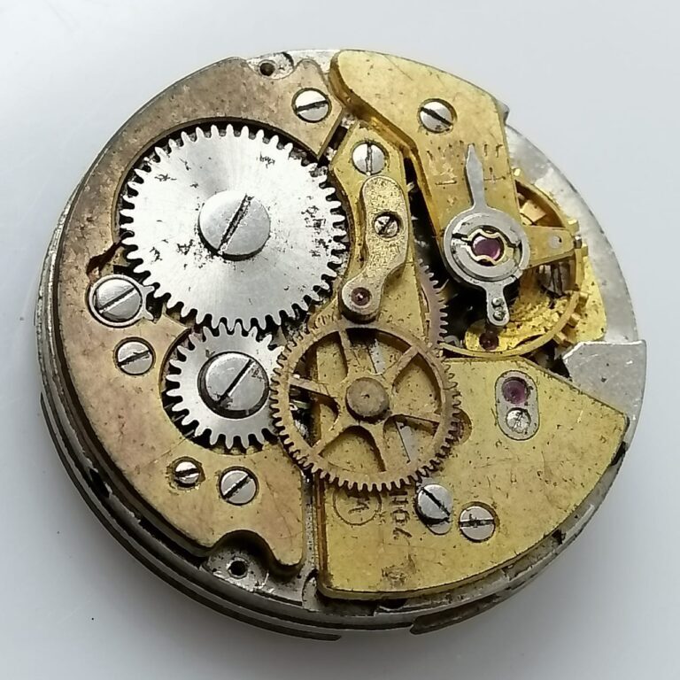 West End Watch 70118 Manual Winding Watch Movement For Parts