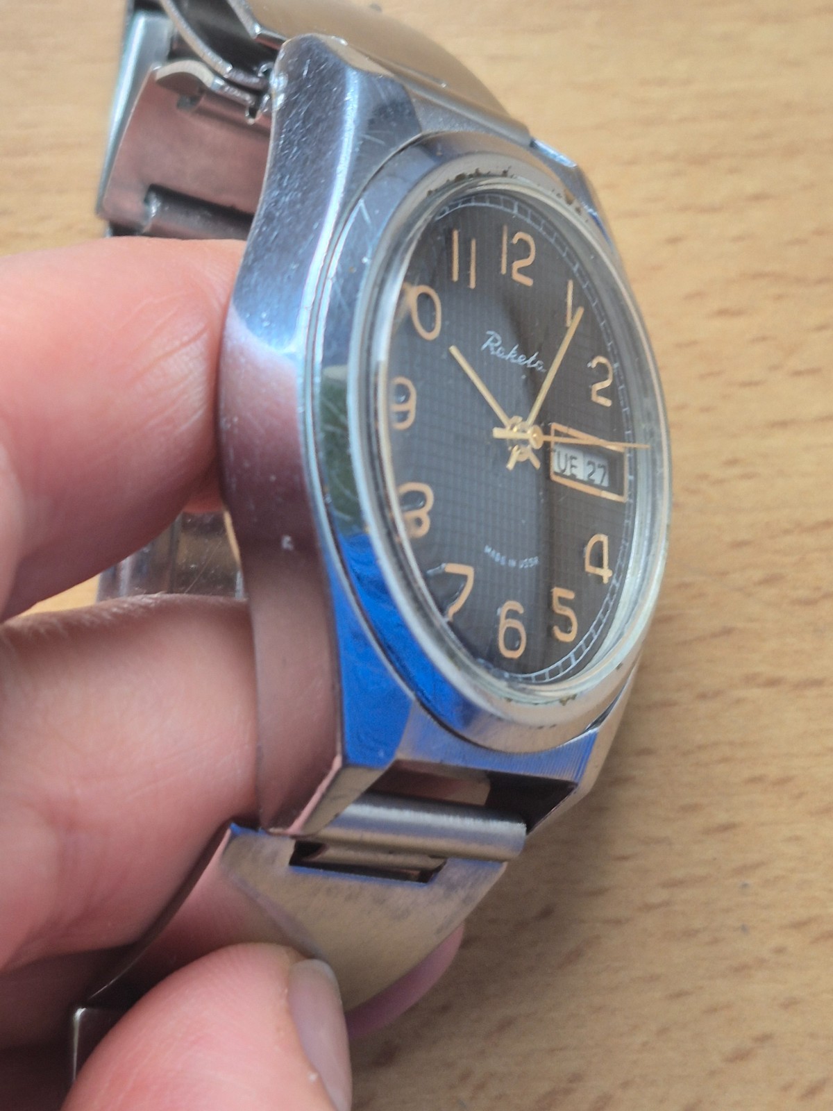 VINTAGE SOVIET LARGE WATCH RAKETA 2628.X WITH BLACK DIAL AND CALENDAR 1975-1985