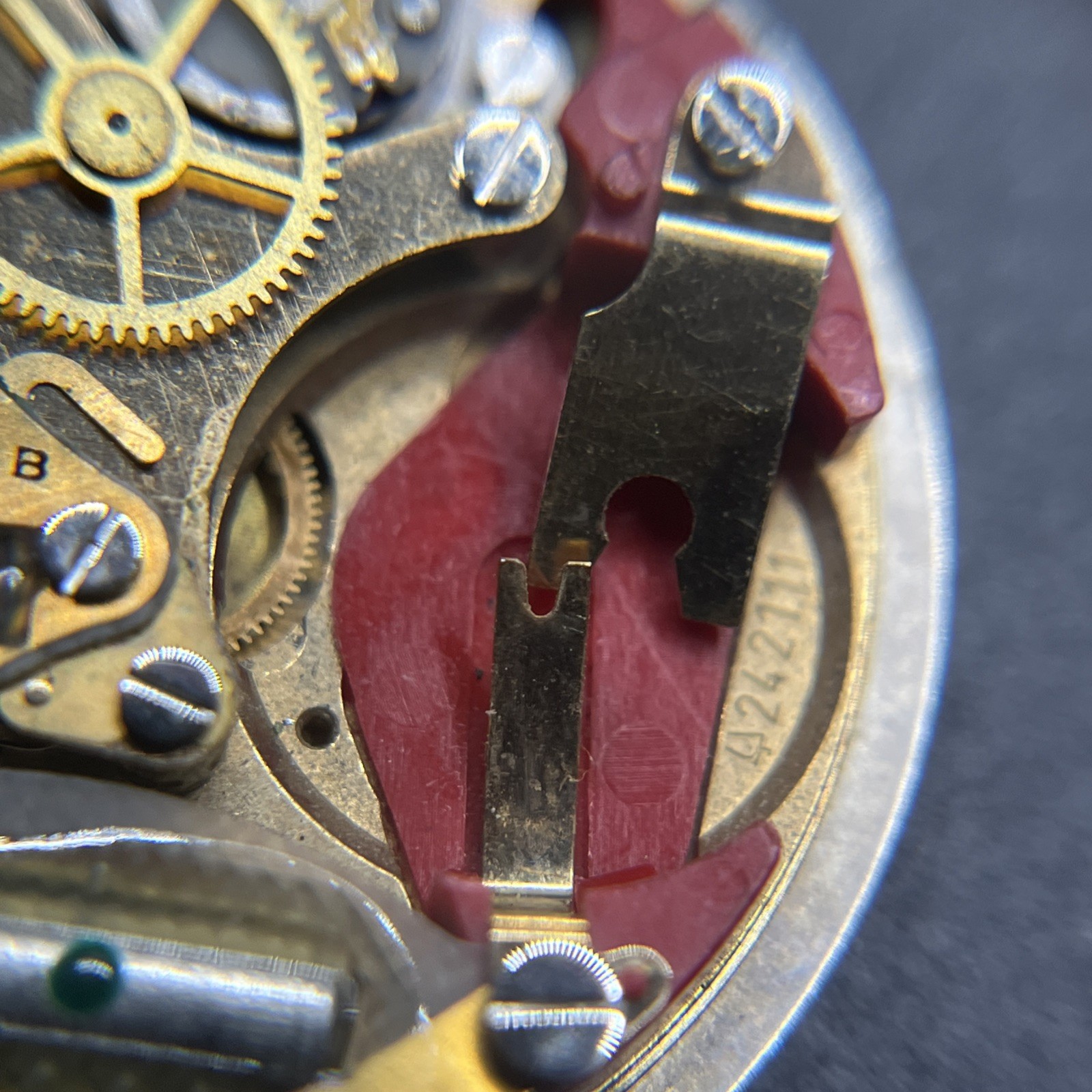 Bulova Accutron Quartz Cal. 2421.11 Movement (015)