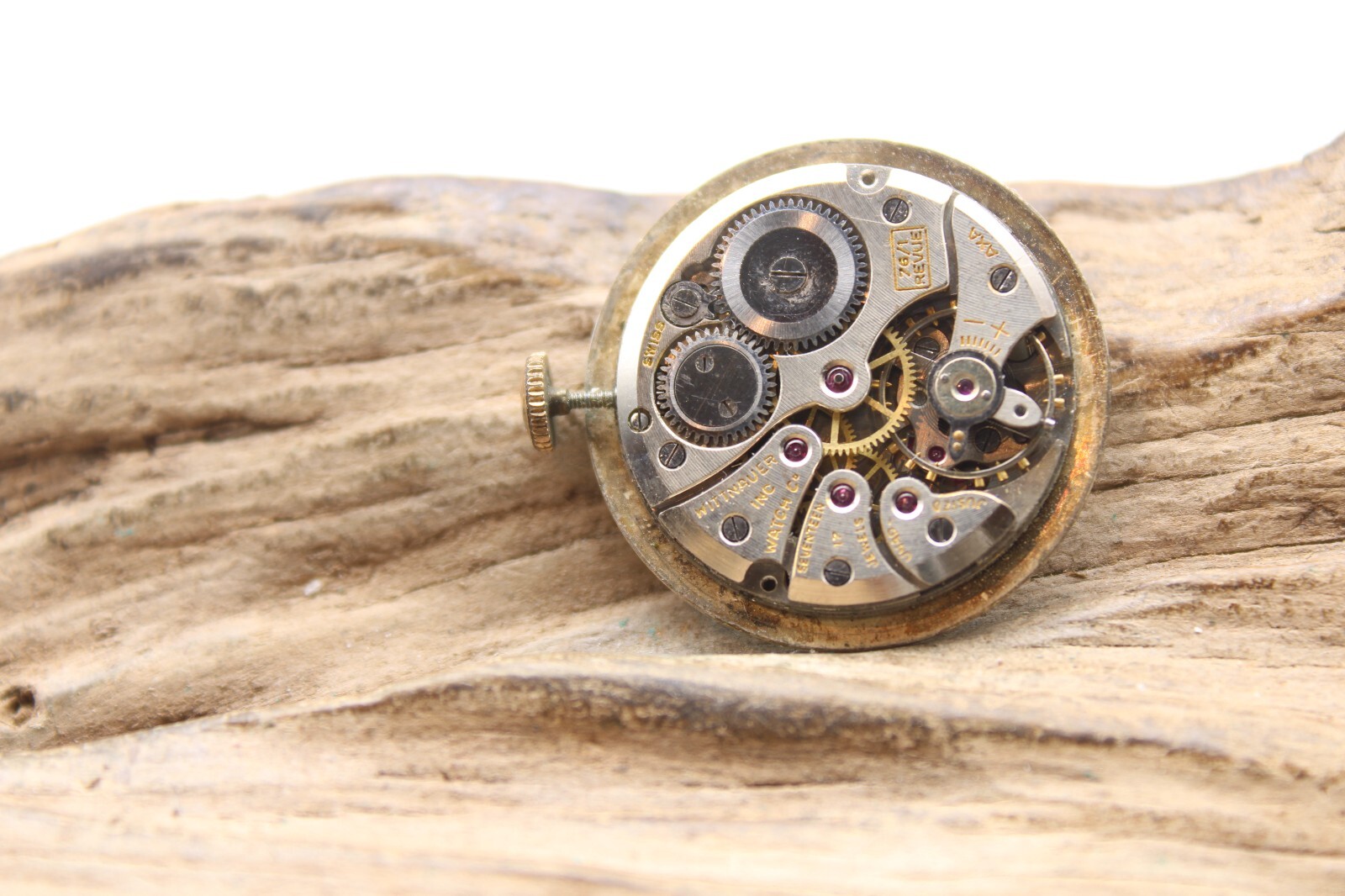WITTNAUER SWISS WATCH MOVEMENT OVERWOUND AXA 17j 23.7mm 76/1-REVUE (DK)