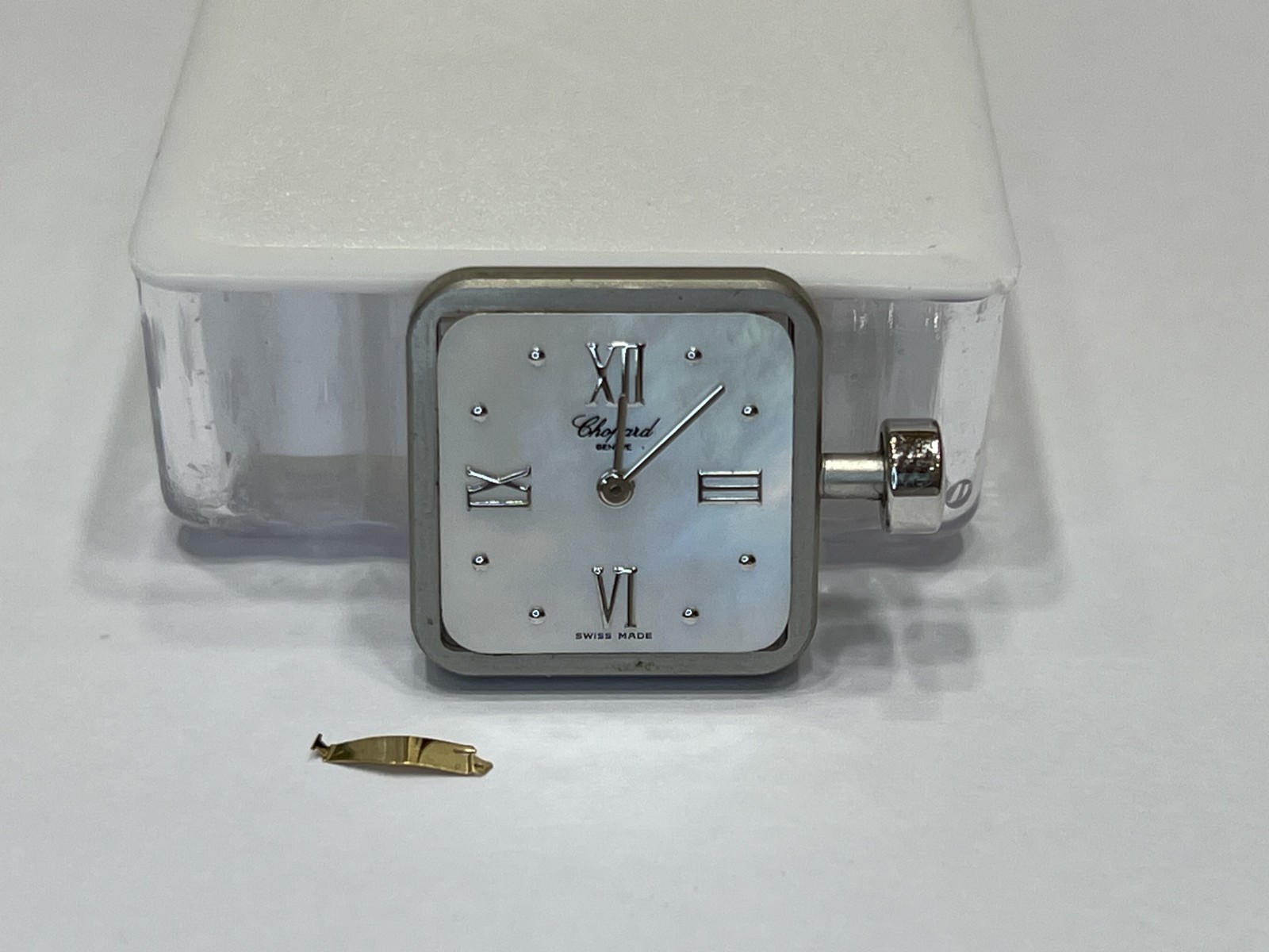 Chopard Geneve Gold Crown 18k & Movement & Dial & Glass Quartz Eta 976.001 Swiss
