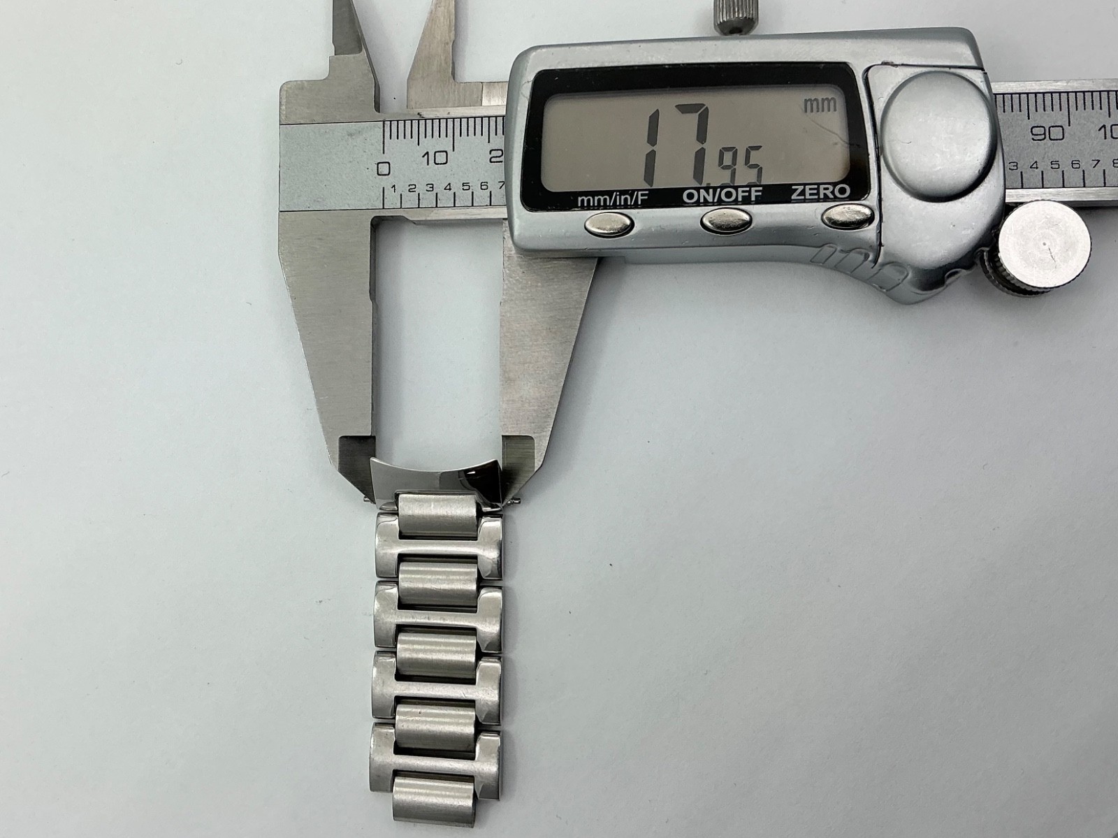 Movado MB.01.3.14.6103 Stainless Steel MB 01 3 14 6103 CONTINUOUS Partial Band