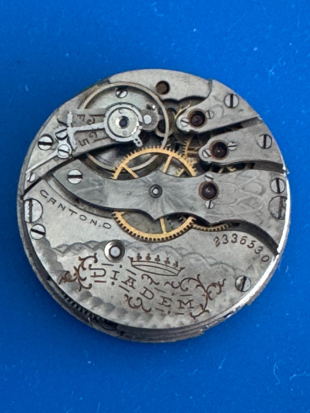 VINTAGE 3/0 SIZE HAMPDEN GRADE DIAMDEM POCKET WATCH MOVEMENT KEEPING TIME