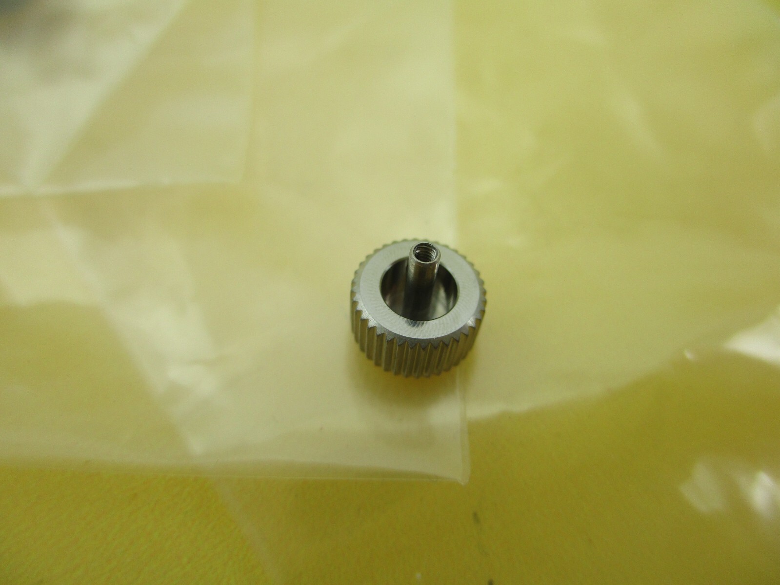 100% authentic Fortis pull out/push in crown for model 645/650-103, 7.5mm