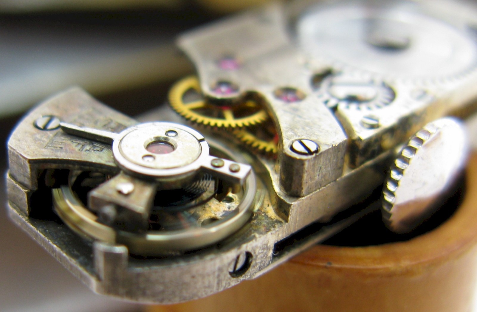 early AS 945 15 jewels baguette watch movement for parts …
