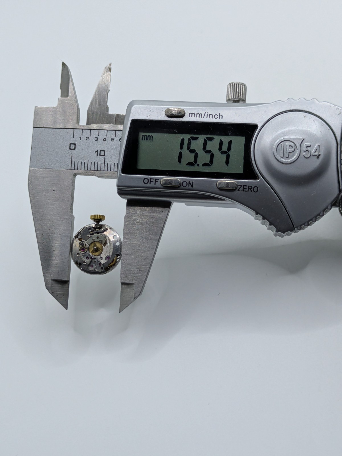 Tudor Geneve 2414 Manual Movement For Parts / Repairs See Photos / Video 18.2mm