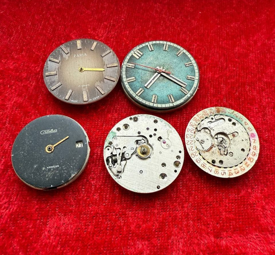 A set of Soviet mechanisms “Vostok” and others. 5 pieces, not working. USSR