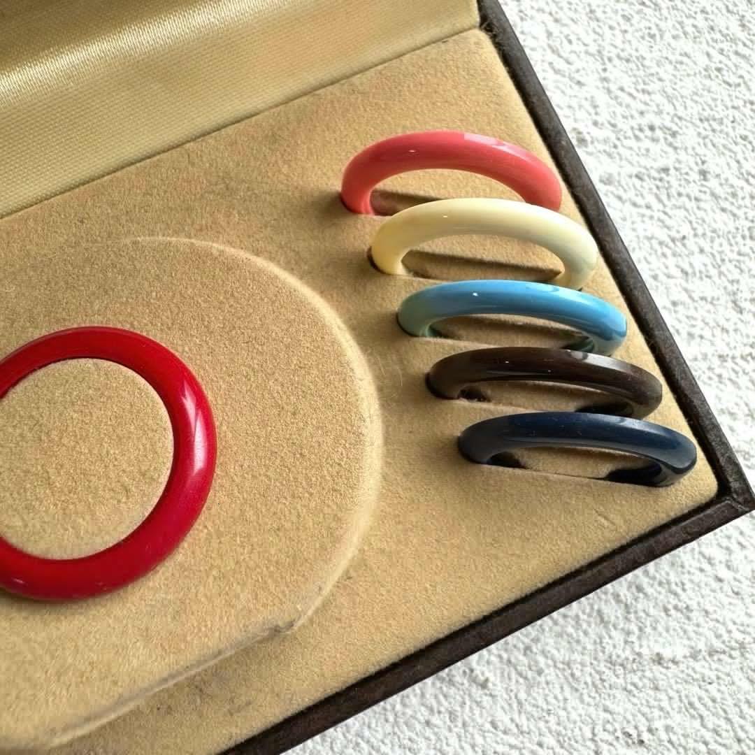 GUCCI Changeable Bezel Set – 11 Colors with Original Case – For Vintage Watch