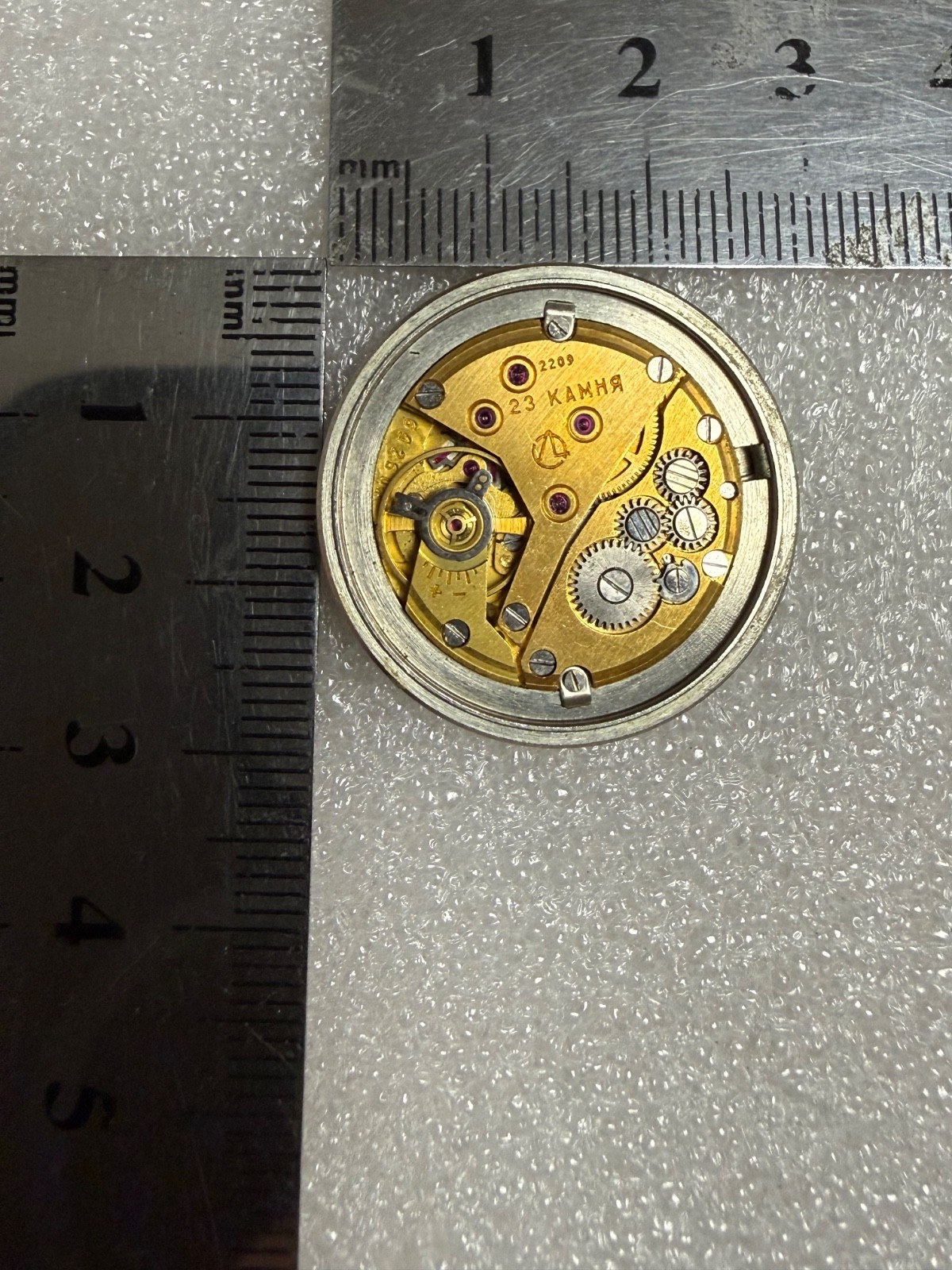 USSR LUCH movement 2209 caliber Gold Plated watch mechanism. FOR PARTS .