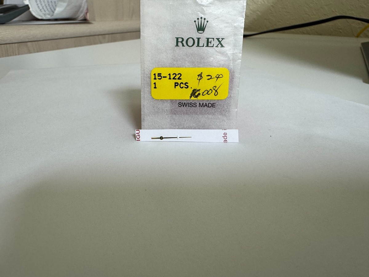 NOS Genuine Rolex 15-122 Yellow gold Second Hand 3035 16008