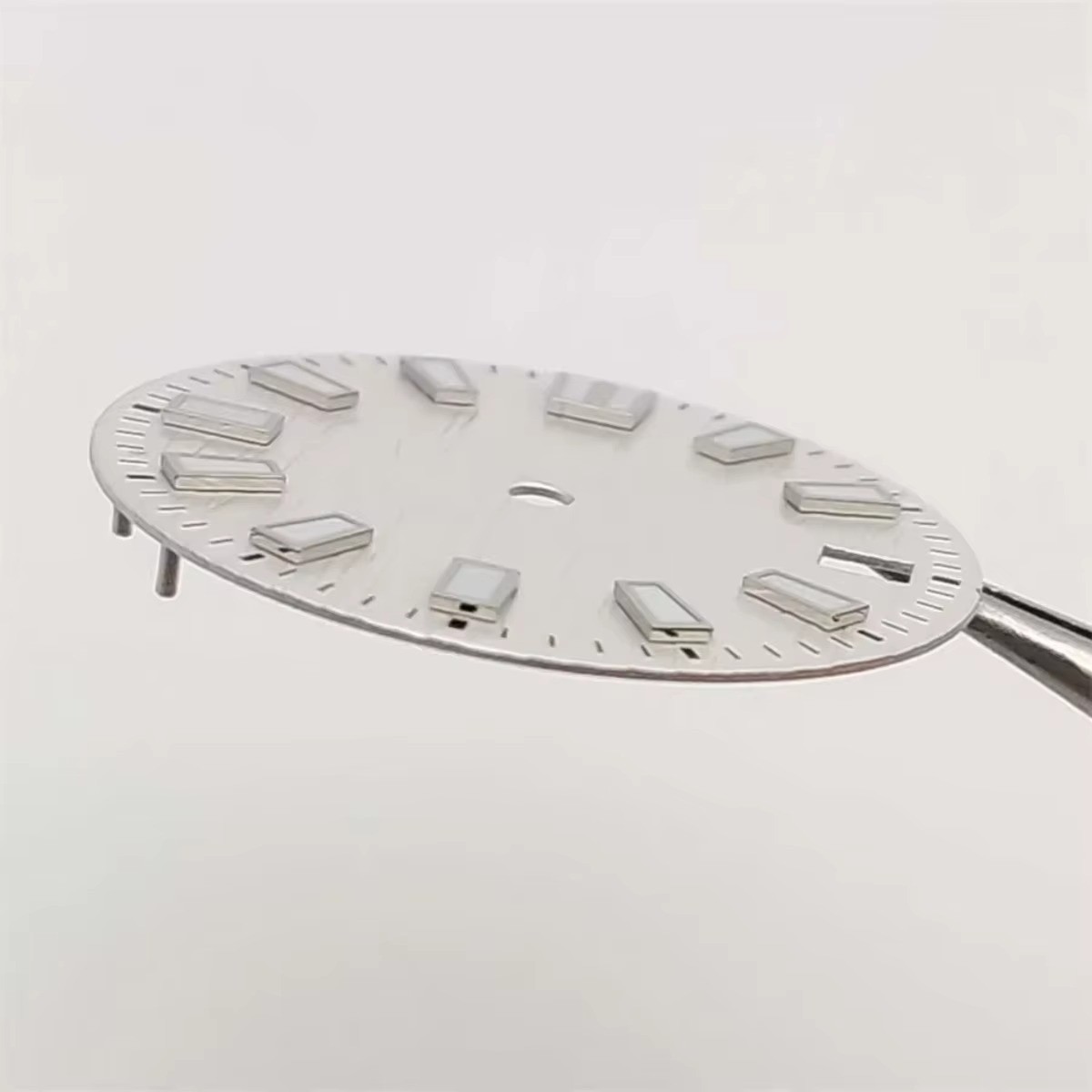 28.5mm Watch Dial NH35 Green Luminous Face No Logo White Color Single Calendar