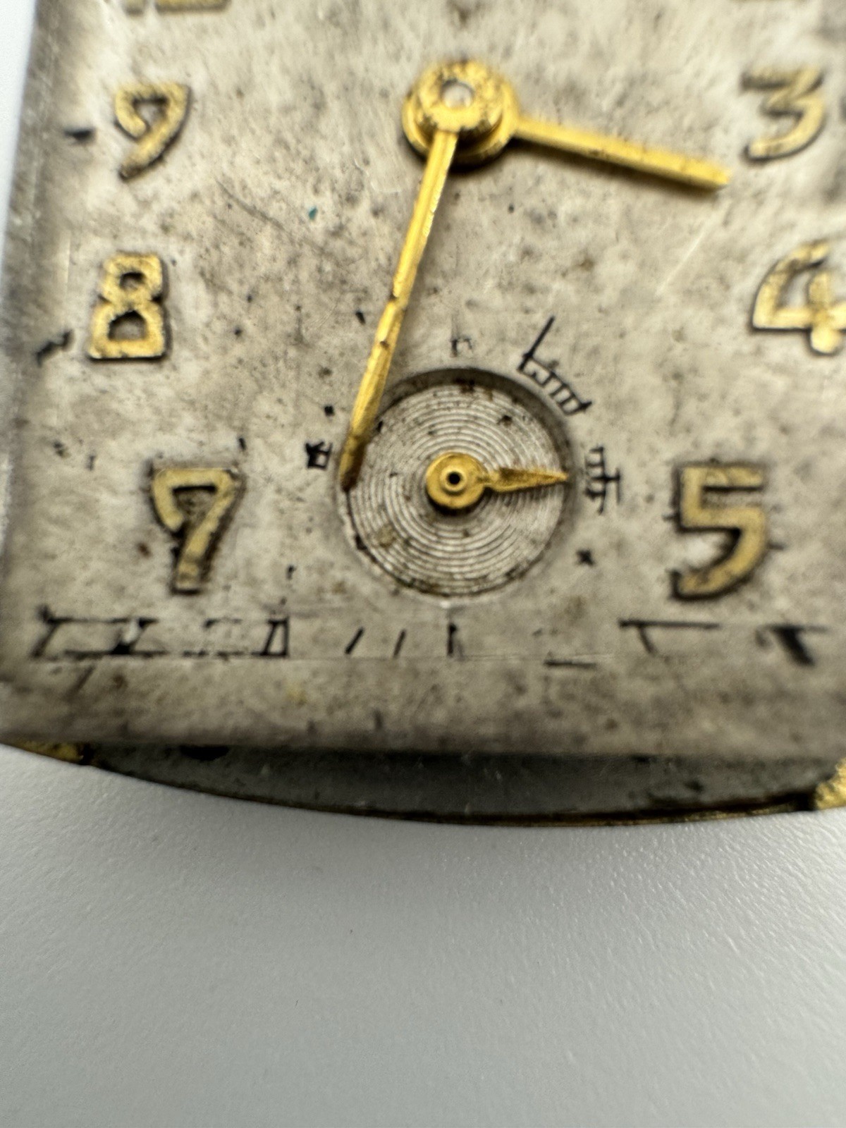Vintage Bulova 7AK 21 jewel wrist watch movement with stem & crown
