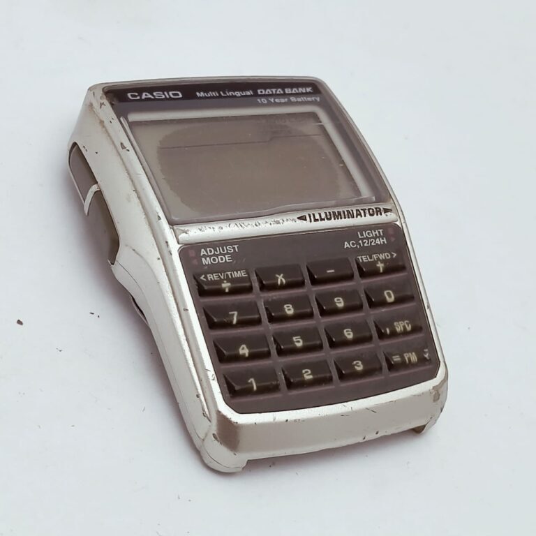 Casio WBD-32 Illuminator Calculator 2888 Vintage Watch For Parts